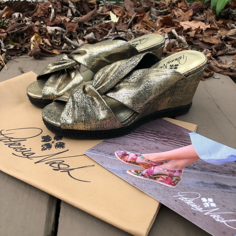 Patricia Nash Gold Leather Criss Cross Ricarda Wedge Sandals